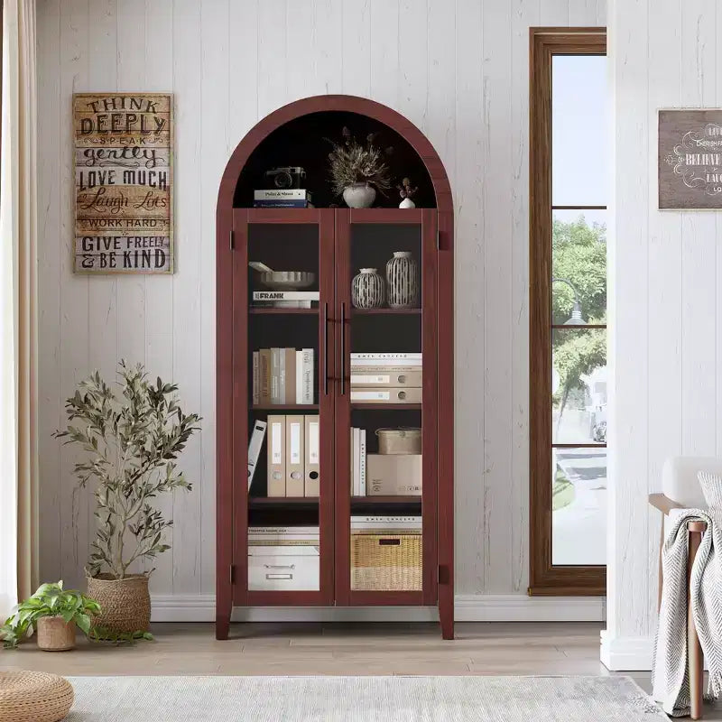 Armoire de cuisine avec garde-manger cintrée
