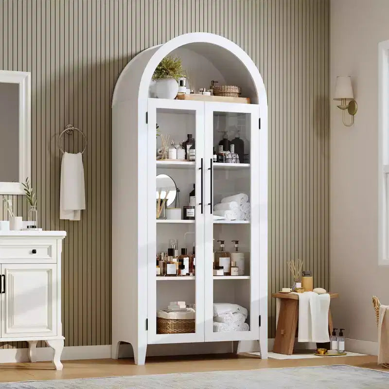 Armoire de cuisine avec garde-manger cintrée
