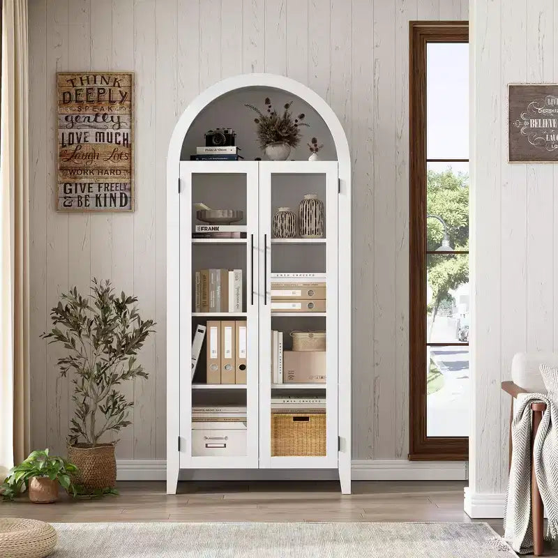 Armoire de cuisine avec garde-manger cintrée