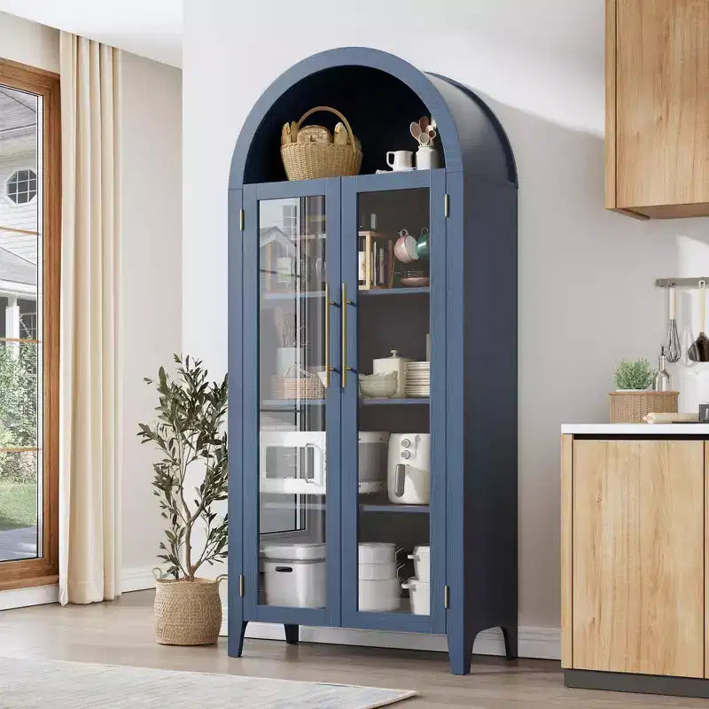 Armoire de cuisine avec garde-manger cintrée