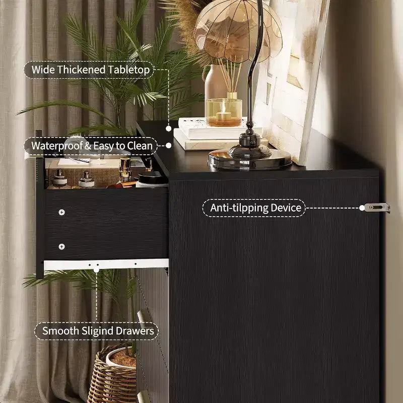 Commode cannelée à 5 tiroirs, organisateur de commode moderne de 32 pouces avec poignées métalliques pour chambre ou salon